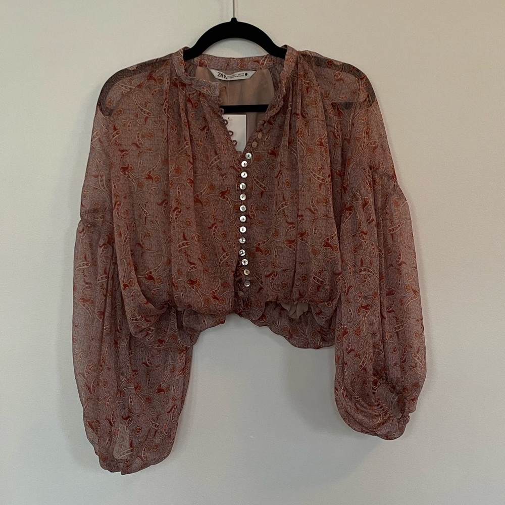 Zara cropped blouse NWT **stitching issue**